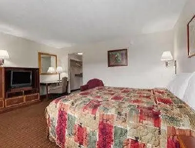 Hotel Super 8 By Wyndham Chicago/rosemont/o'hare/se