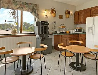 Super 8 By Wyndham Chicago/rosemont/o'hare/se Hotel