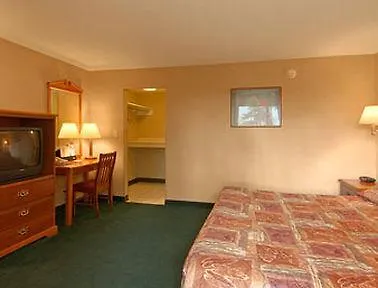 Hotel Super 8 By Wyndham Chicago/rosemont/o'hare/se